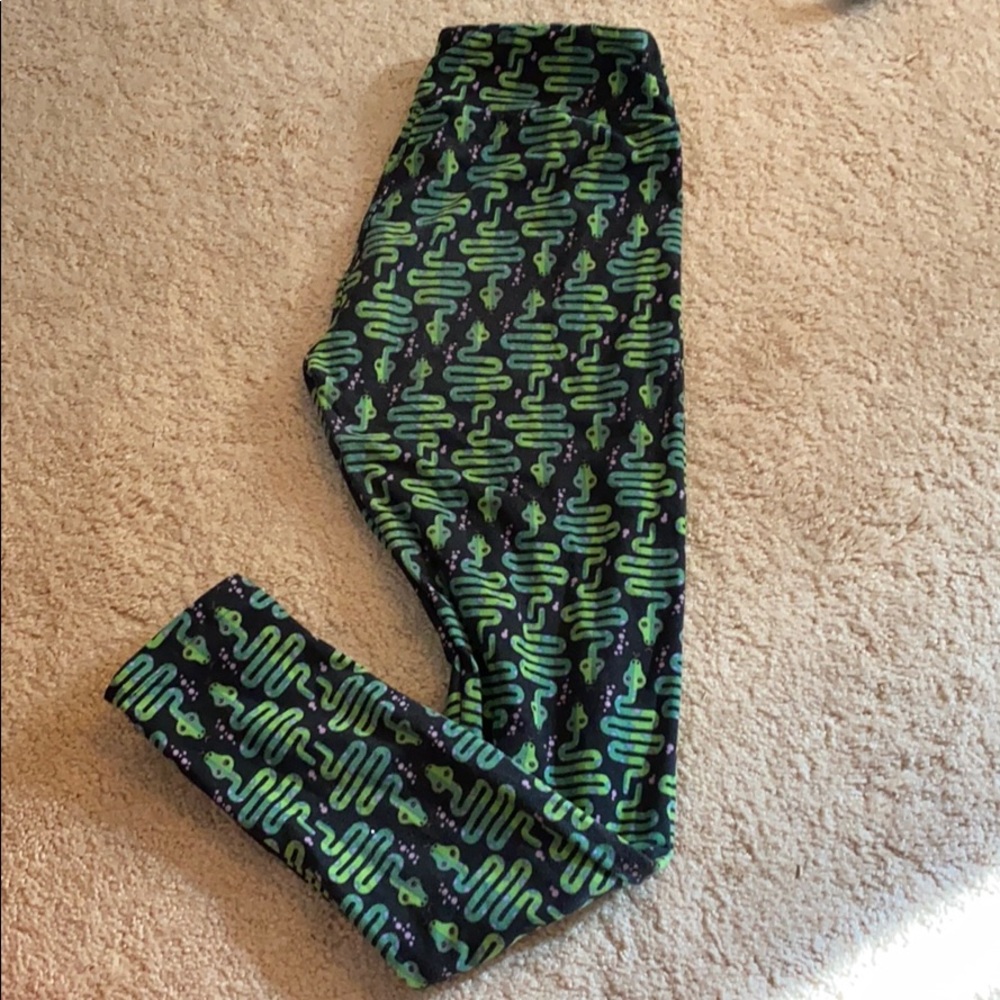 LulaRoe Snake Patterned leggings